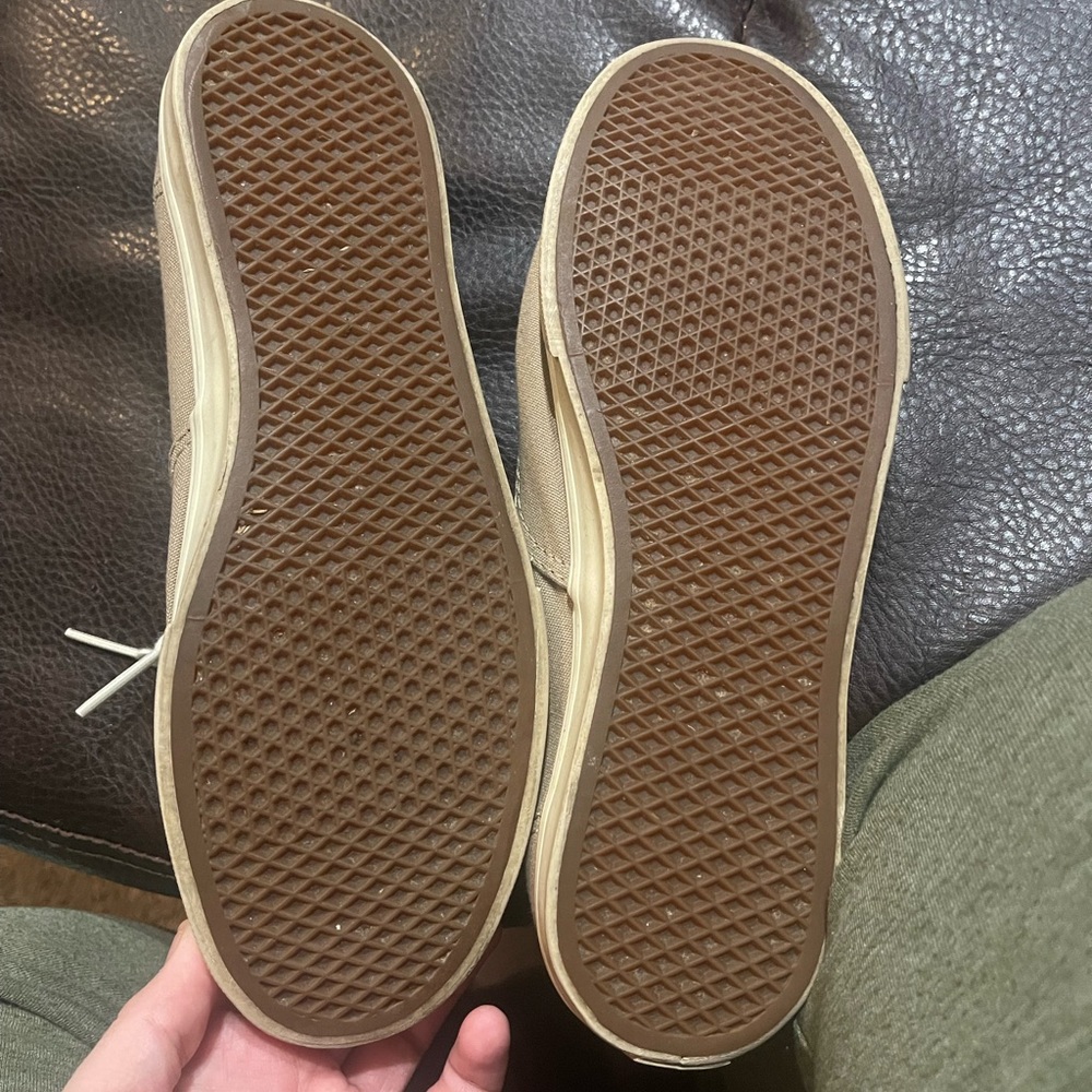 Vans - Picture 5 of 7